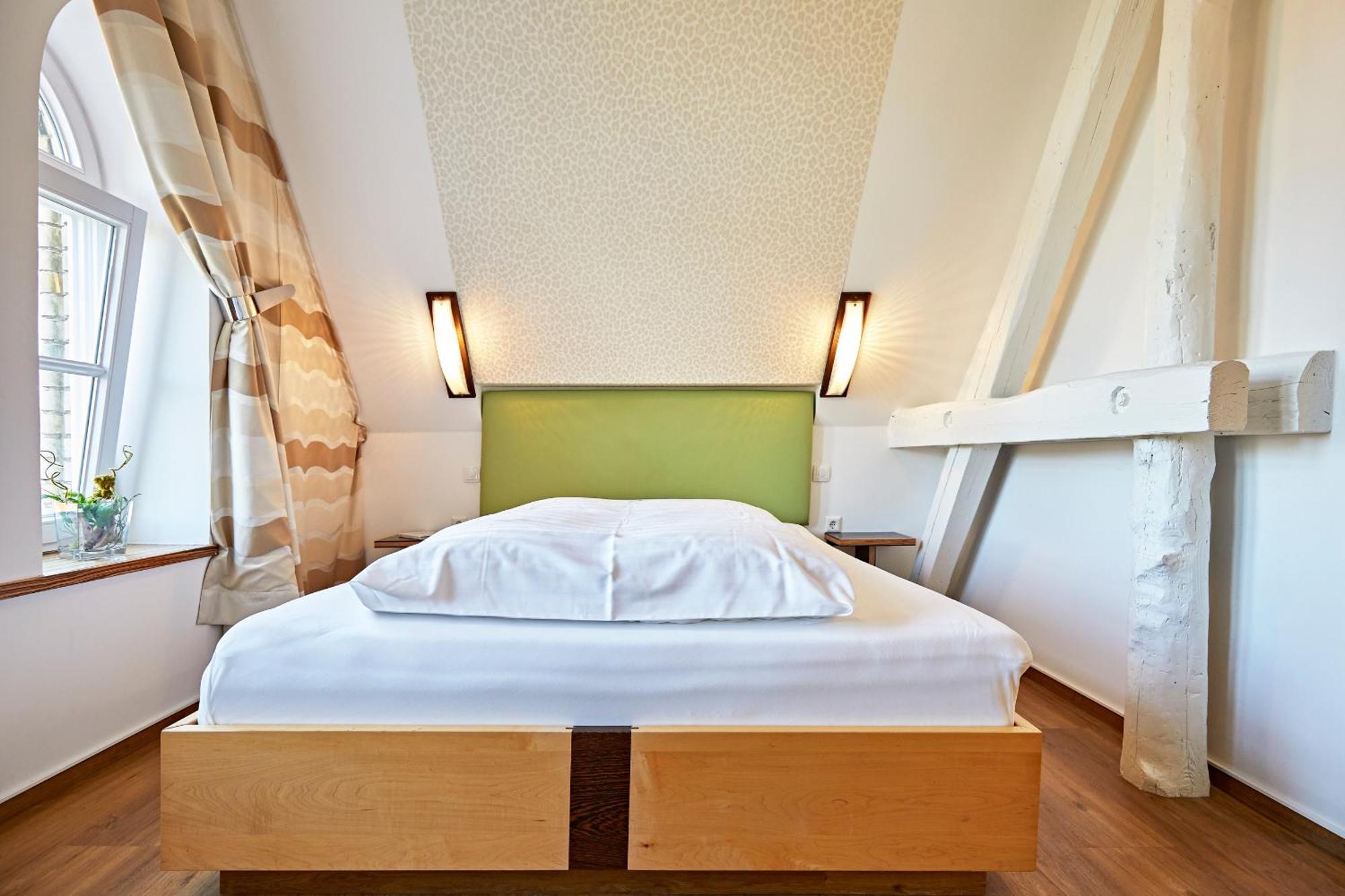 Hotel Zur Wartburg Rheda-Wiedenbrueck Ngoại thất bức ảnh