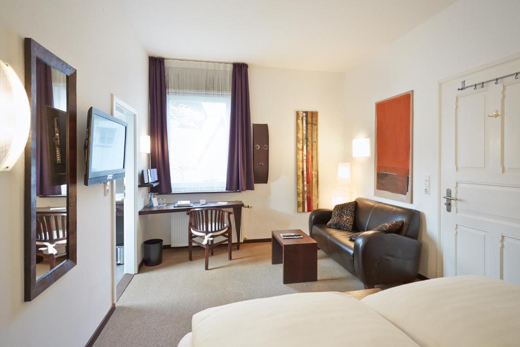 Hotel Zur Wartburg Rheda-Wiedenbrueck Ngoại thất bức ảnh